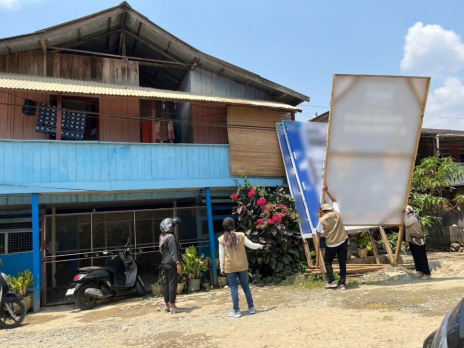 Bawaslu Ppu Tertibkan Ratusan Alat Peraga Kampanye Caleg Dan Capres Di Jalan Protokol 